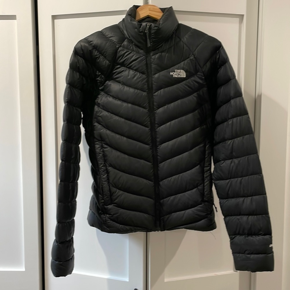 The North Face women’s short puff jacket *used*